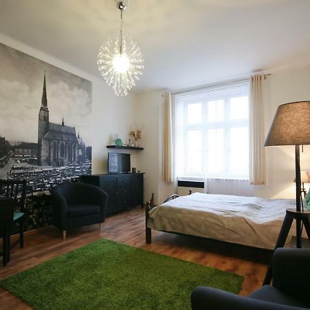 Apartman Mrakodrap Пилзен Екстериор снимка