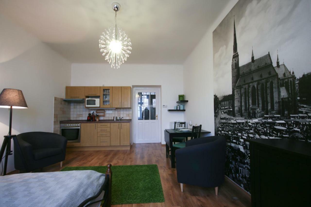 Apartman Mrakodrap Пилзен Екстериор снимка