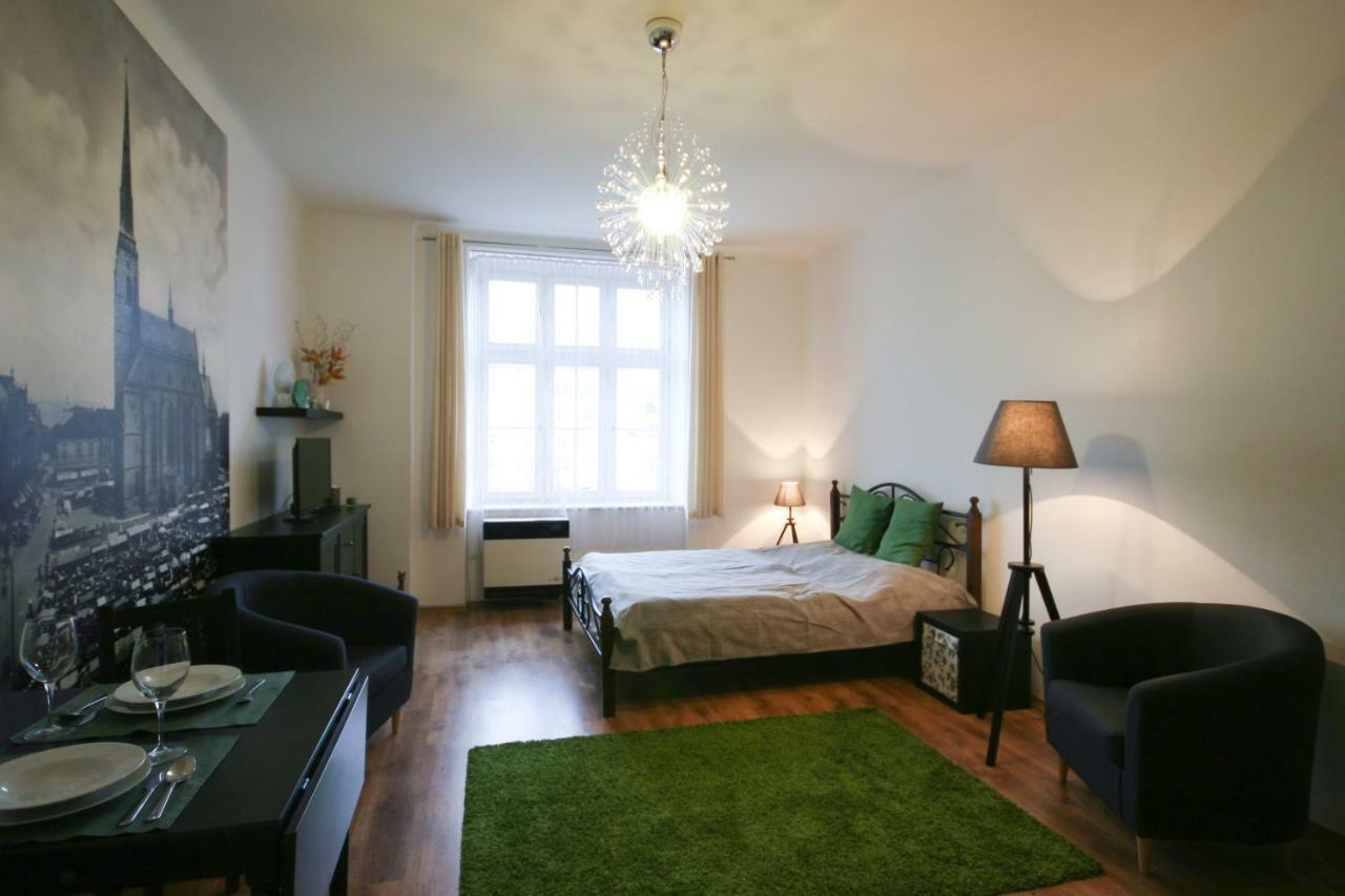 Apartman Mrakodrap Пилзен Екстериор снимка